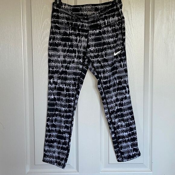 Nike Women’s Dri-Fit Power Epic Run Crop Tights size xs - Picture 1 of 4